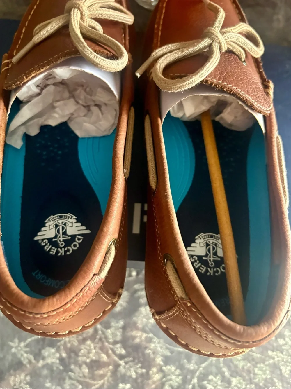 Dockers Men's and 9M Brown Leather Moccasin-Style Boat Shoes with Cream Laces
